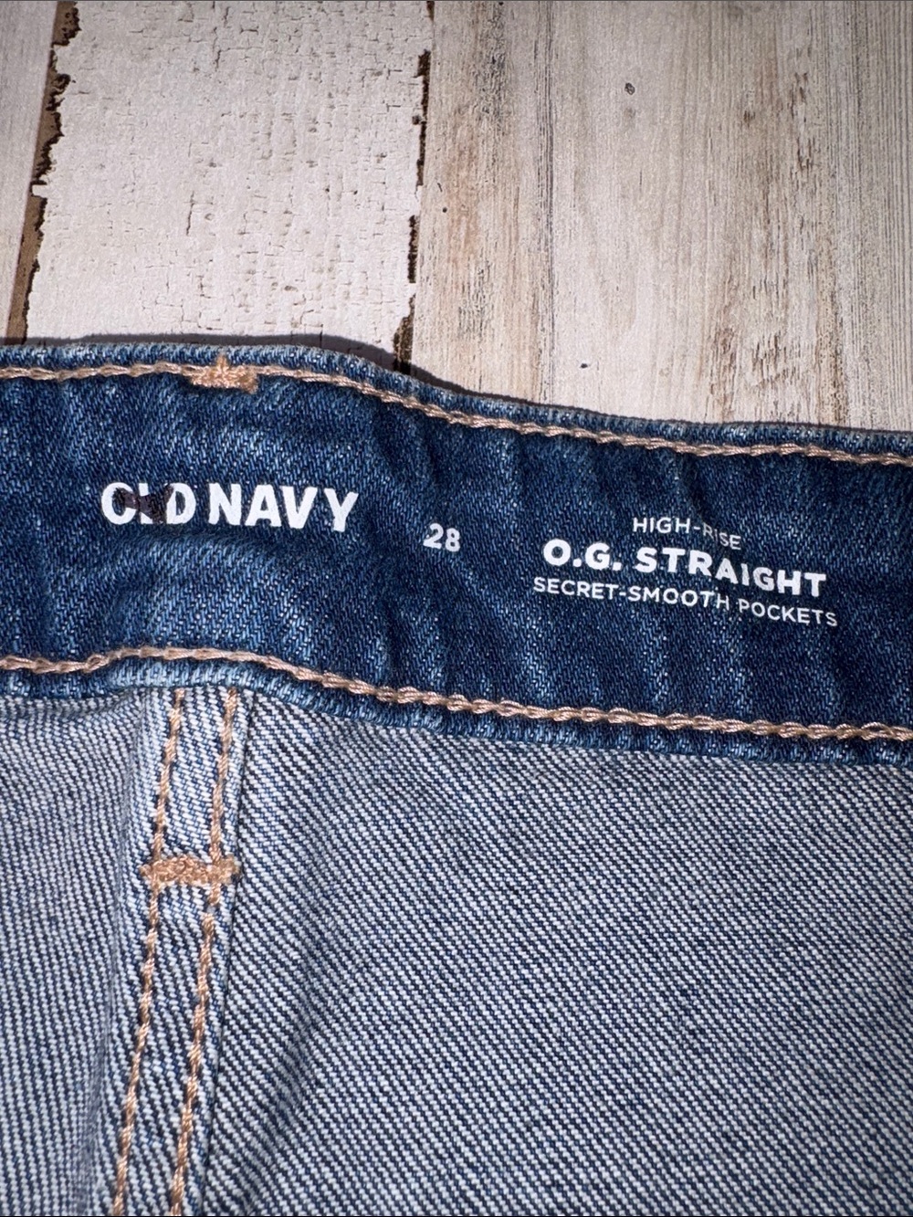 Old Navy O.G. Straight high rise Distressed Rolled-Hem Shorts plus size size 28 - Picture 2 of 14
